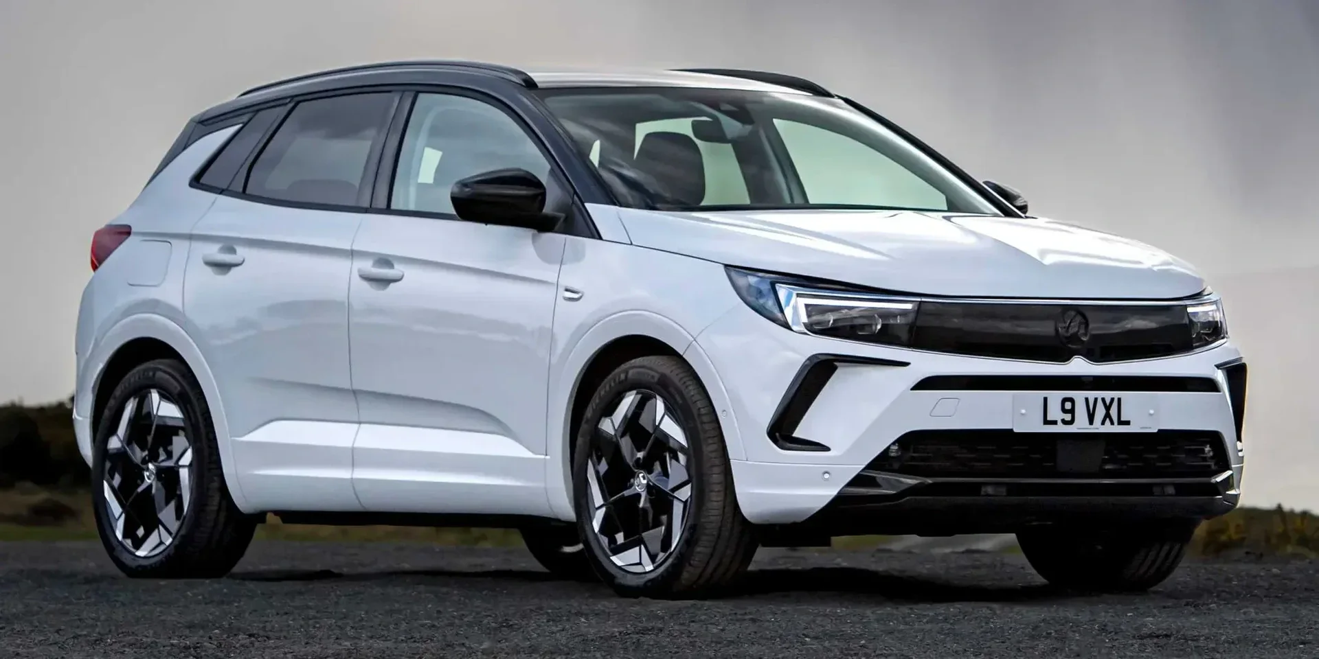 2024 Vauxhall Grandland X Grandland Plug-in Hybrid AWD photo 1