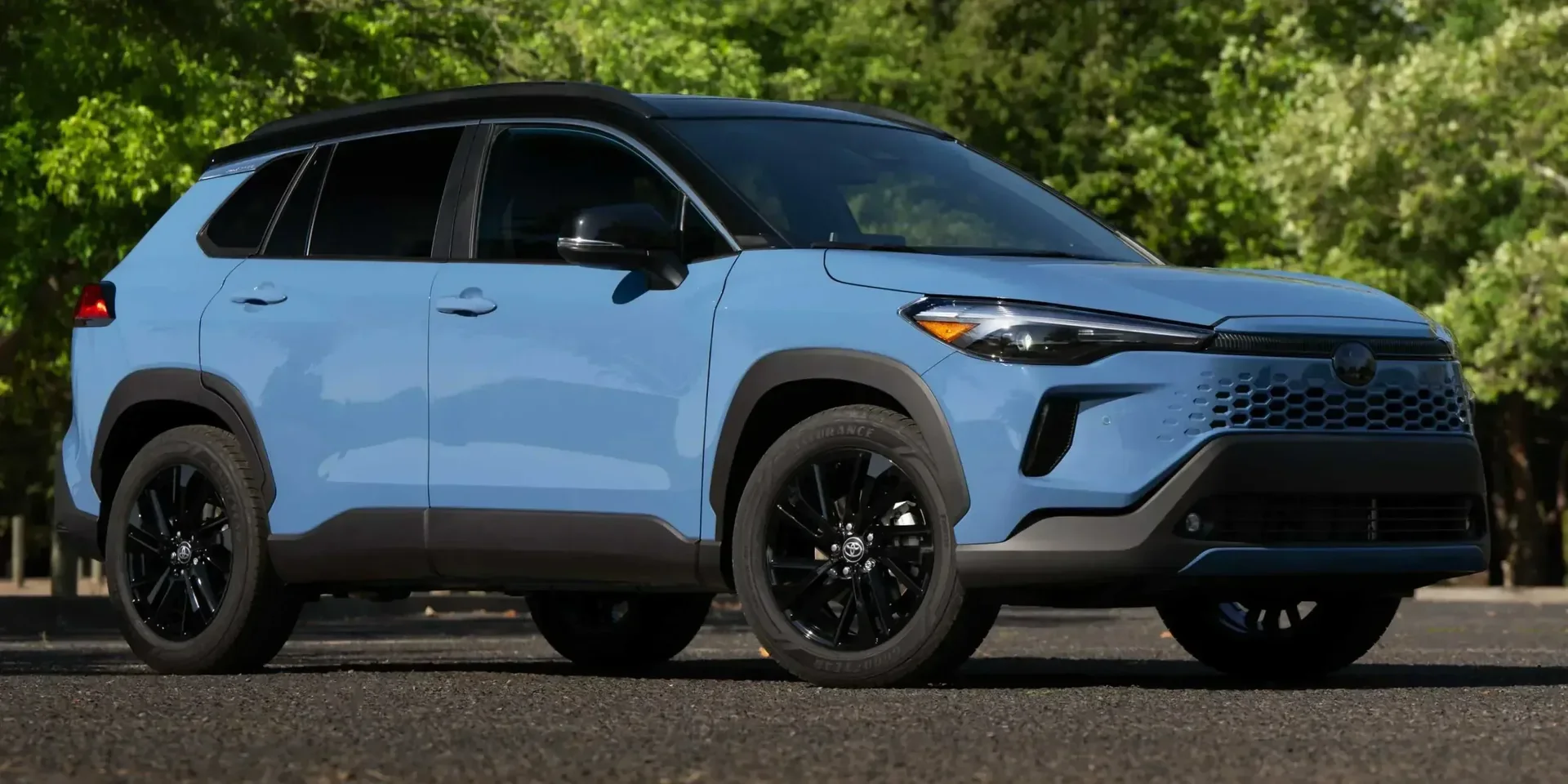 2026 Toyota Corolla Cross Hybrid AWD-i photo 1