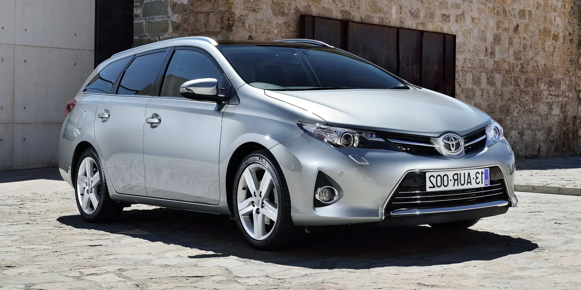 2013 Toyota Auris Sports photo 1