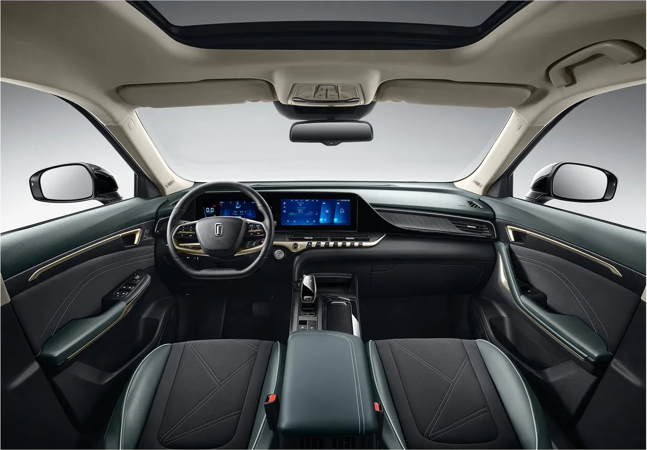 Interior 3
