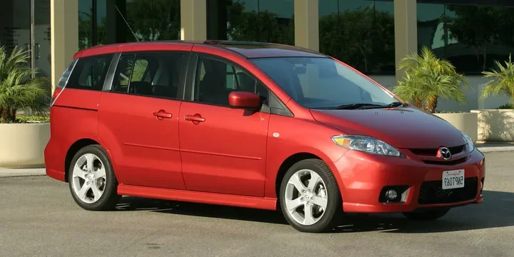 2005 Mazda 5 front three-quarter view