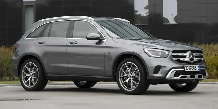 2020 Mercedes-Benz 2020-mercedes-benz-glc-300-e-4matic-9g-tronic main image