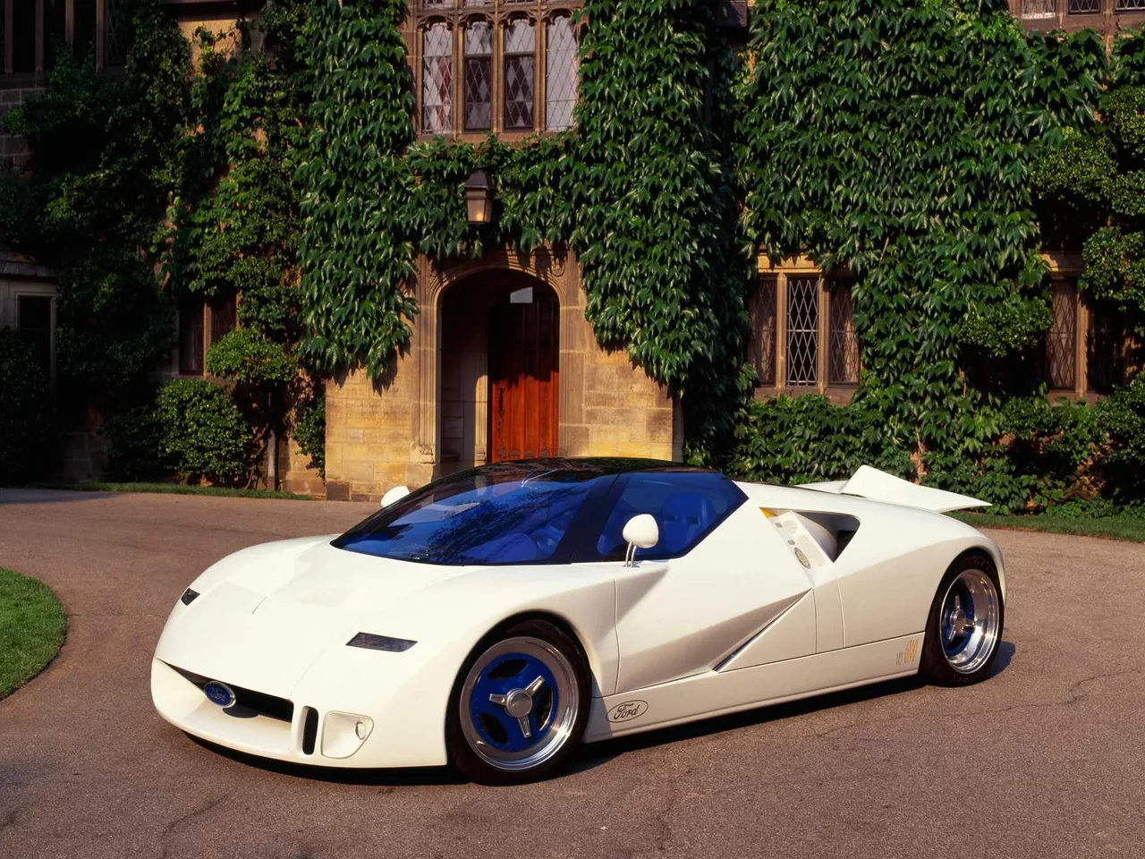 Exterior 3