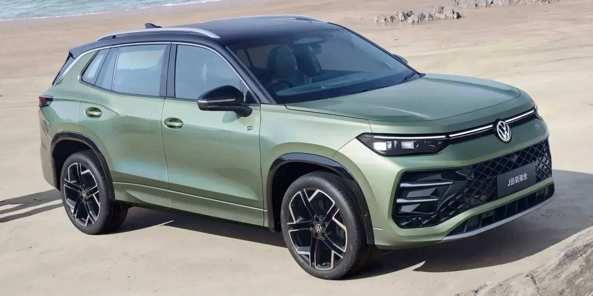 2025 Volkswagen Tayron L 380TSI 4Motion photo 1
