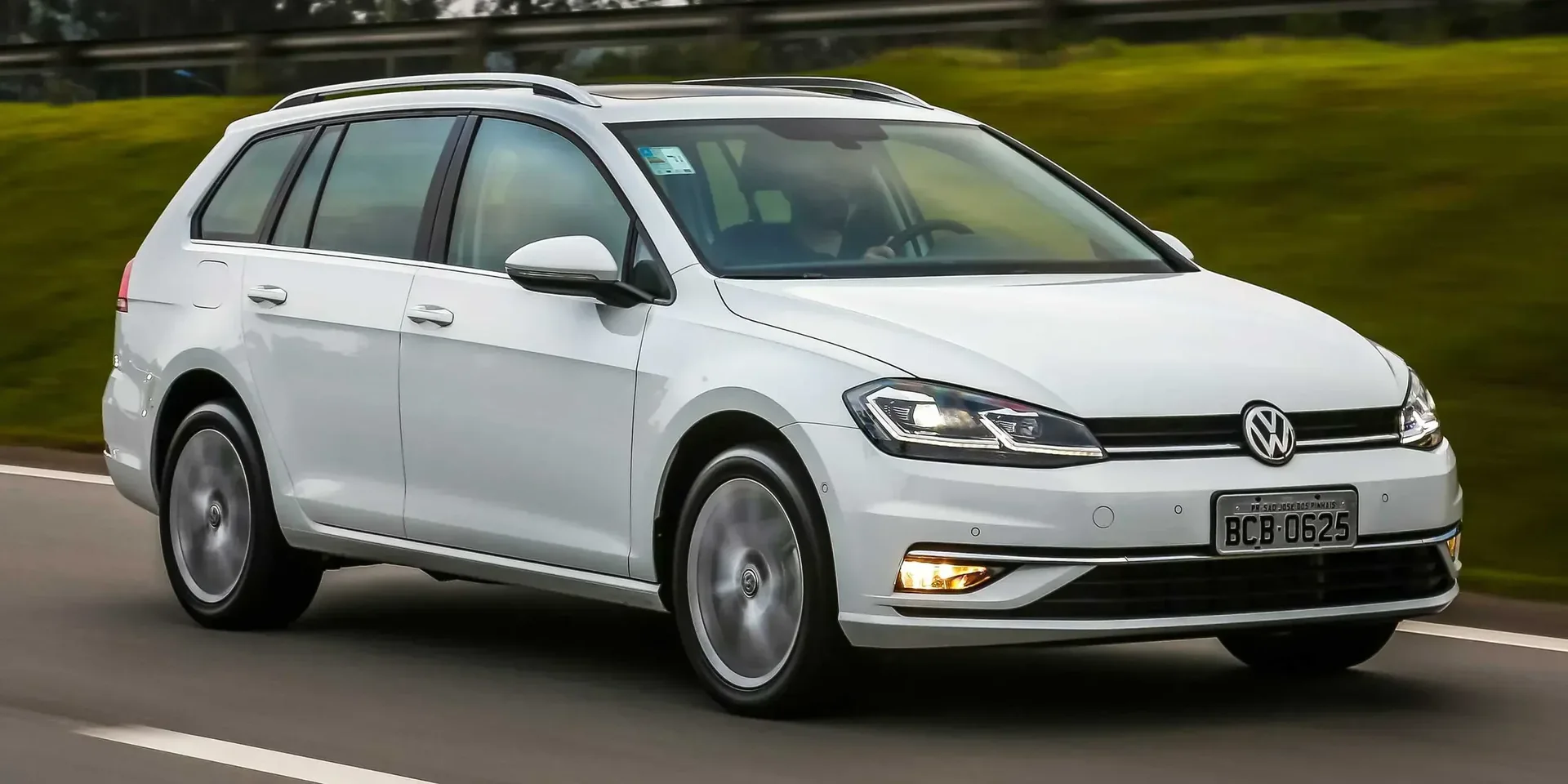 2017 Volkswagen Golf photo 1