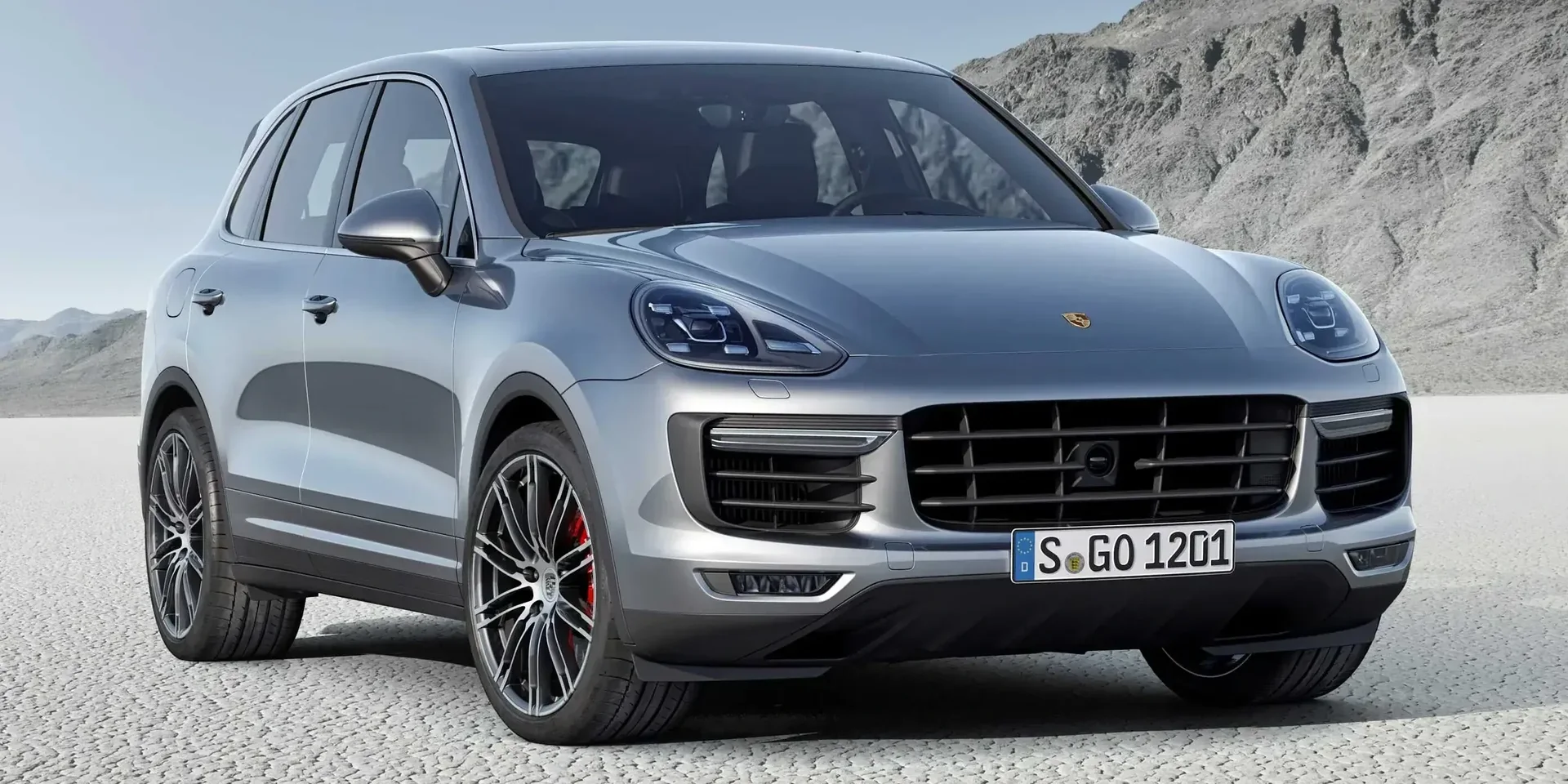 2015 Porsche Cayenne Turbo photo 1