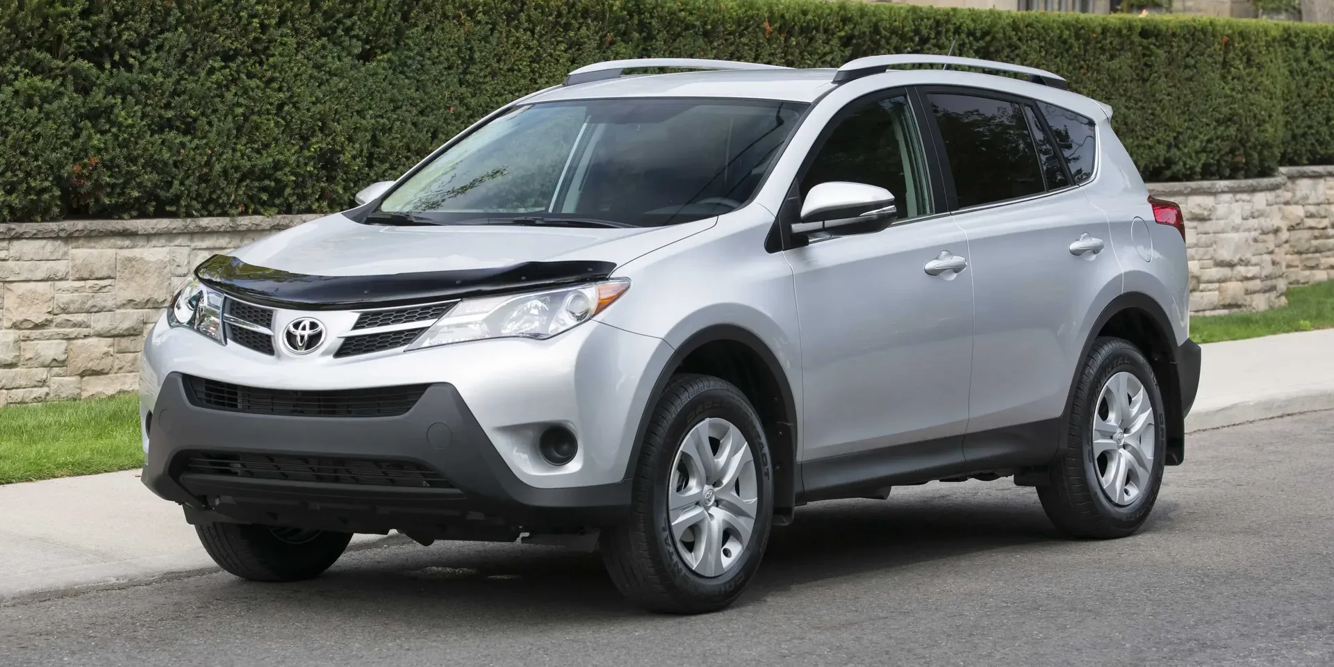 2015 Toyota RAV4 photo 1