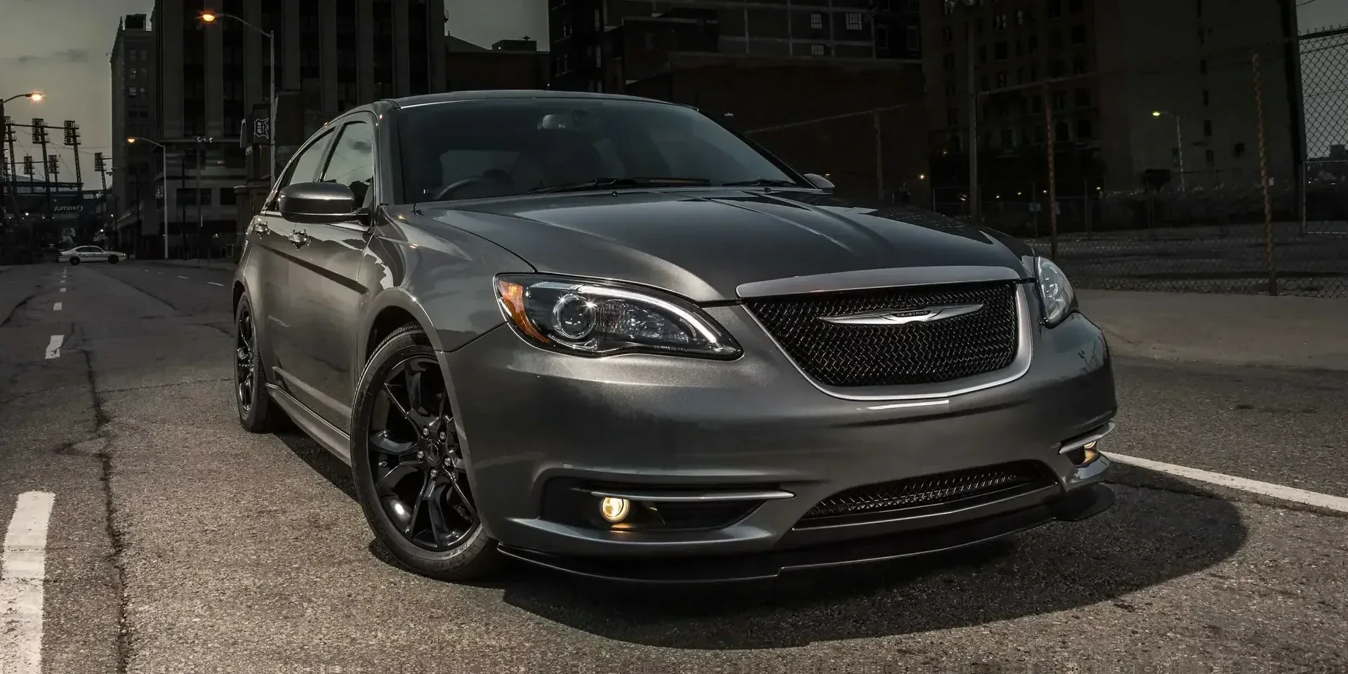2011 Chrysler 200 photo 1