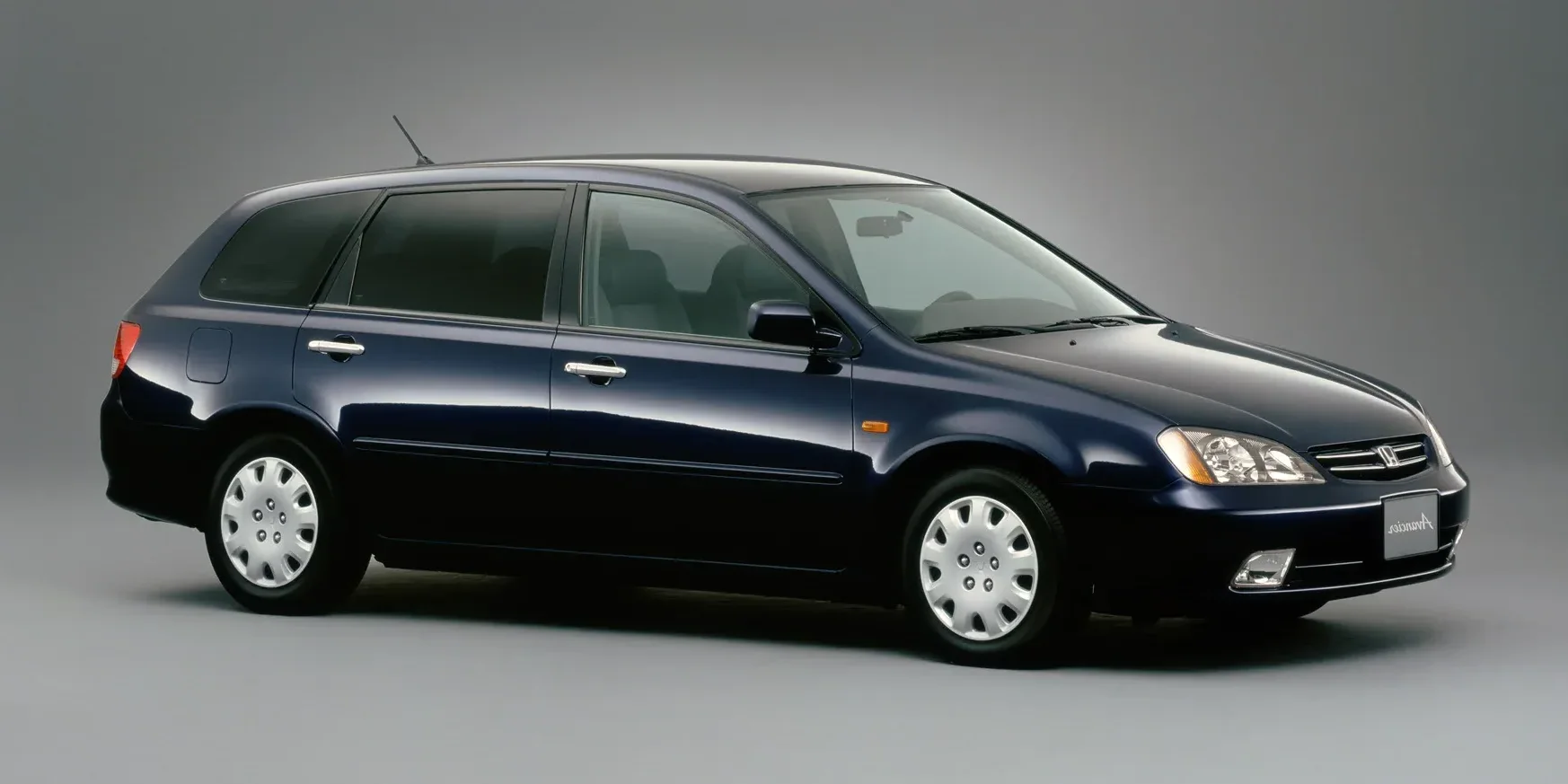 2000 Honda Avancier photo 1