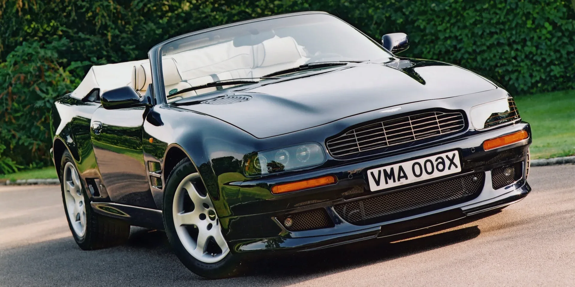 1999 Aston Martin Vantage V8 Vantage photo 1