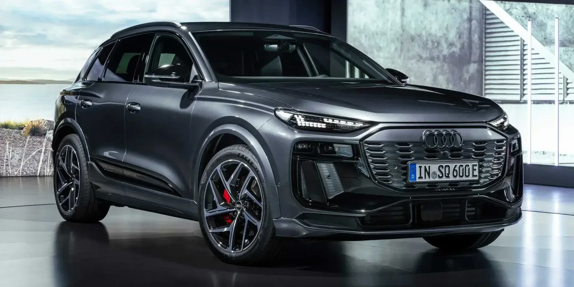2024 Audi Q6 e-tron SQ6 e-tron quattro photo 1