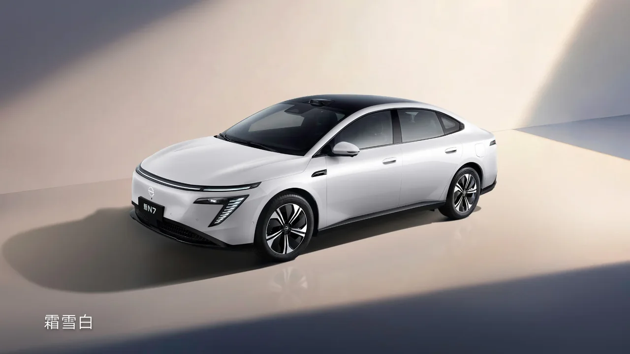 Exterior 3