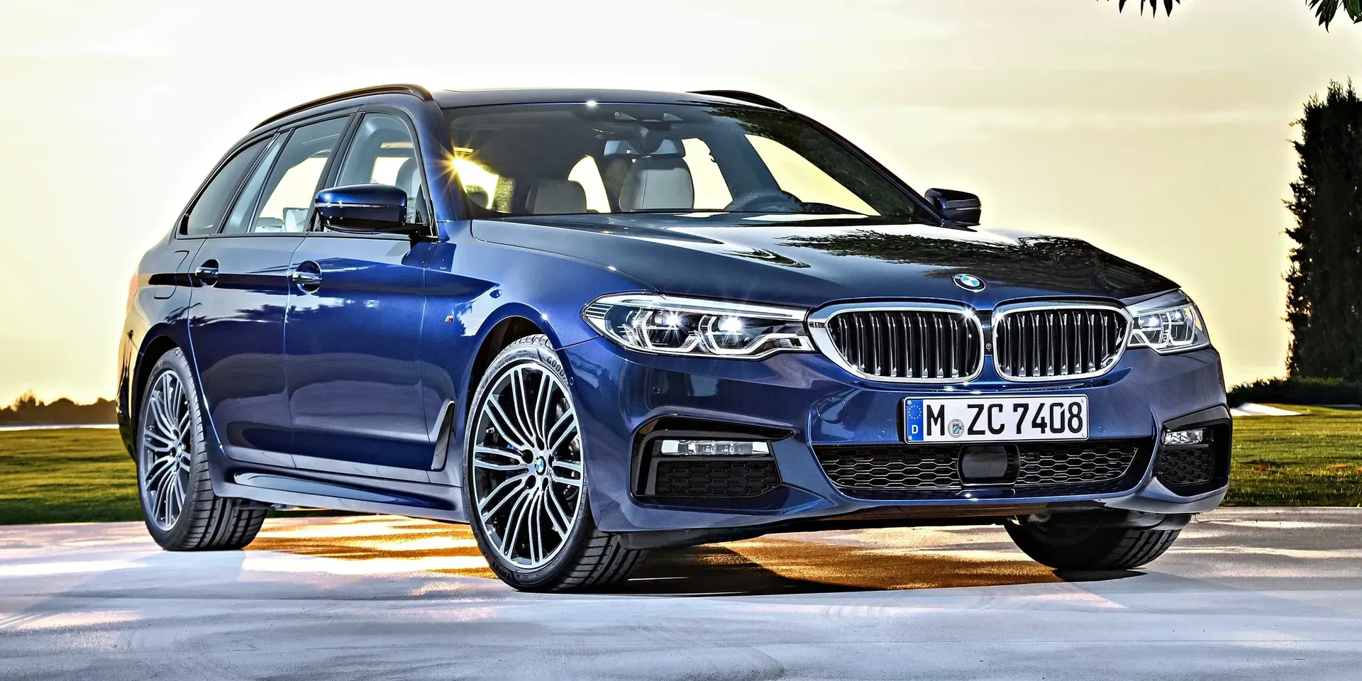 2018 BMW 5 Series photo 1