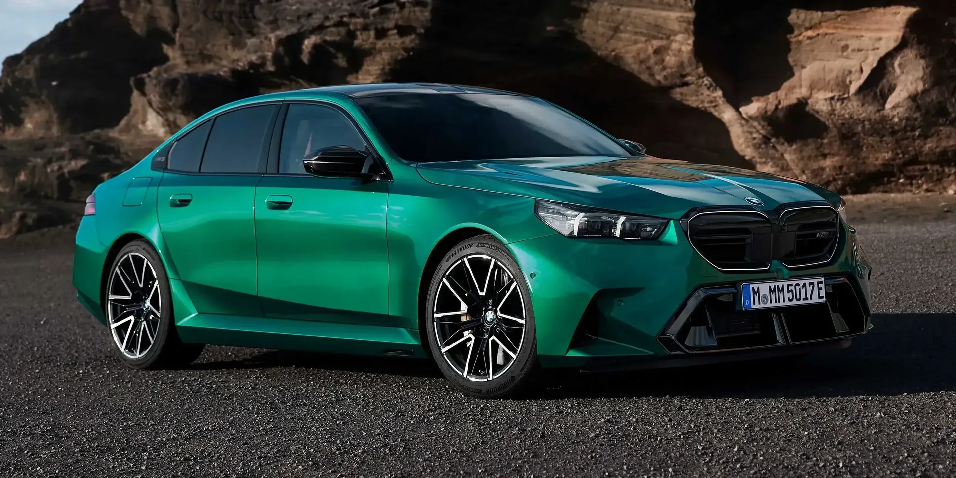 2026 BMW 5 Series M5 photo 1