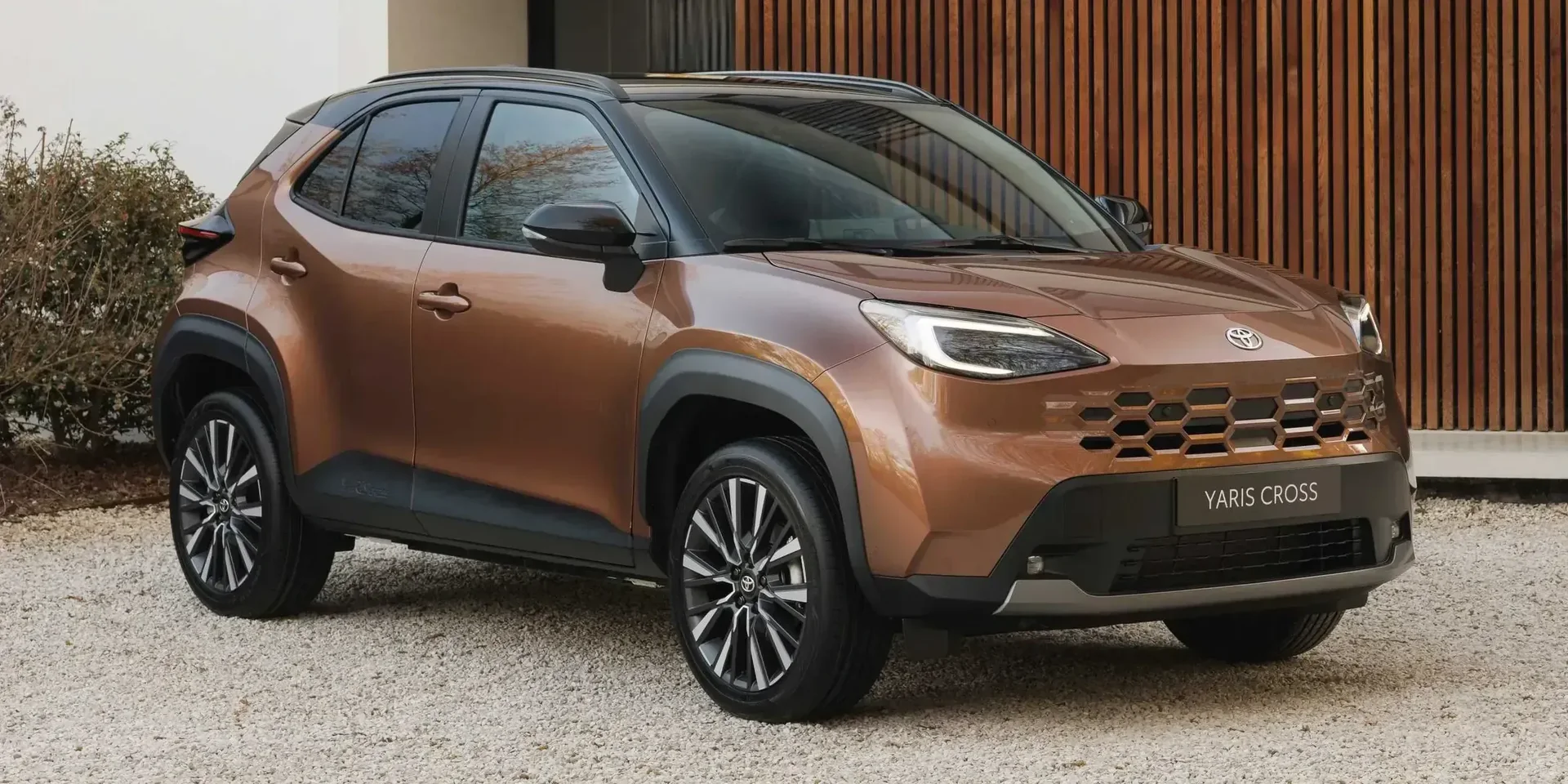 2026 Toyota Yaris Cross Hybrid photo 1
