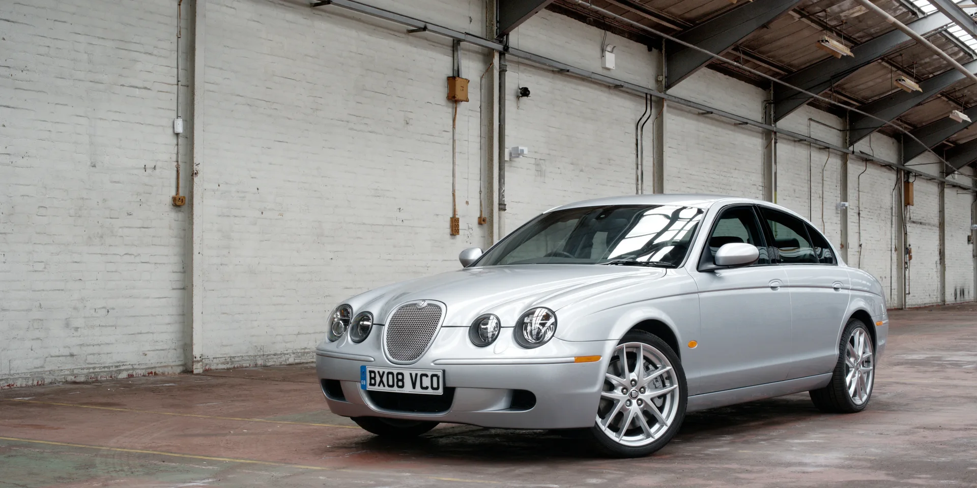 2003 Jaguar S-Type photo 1