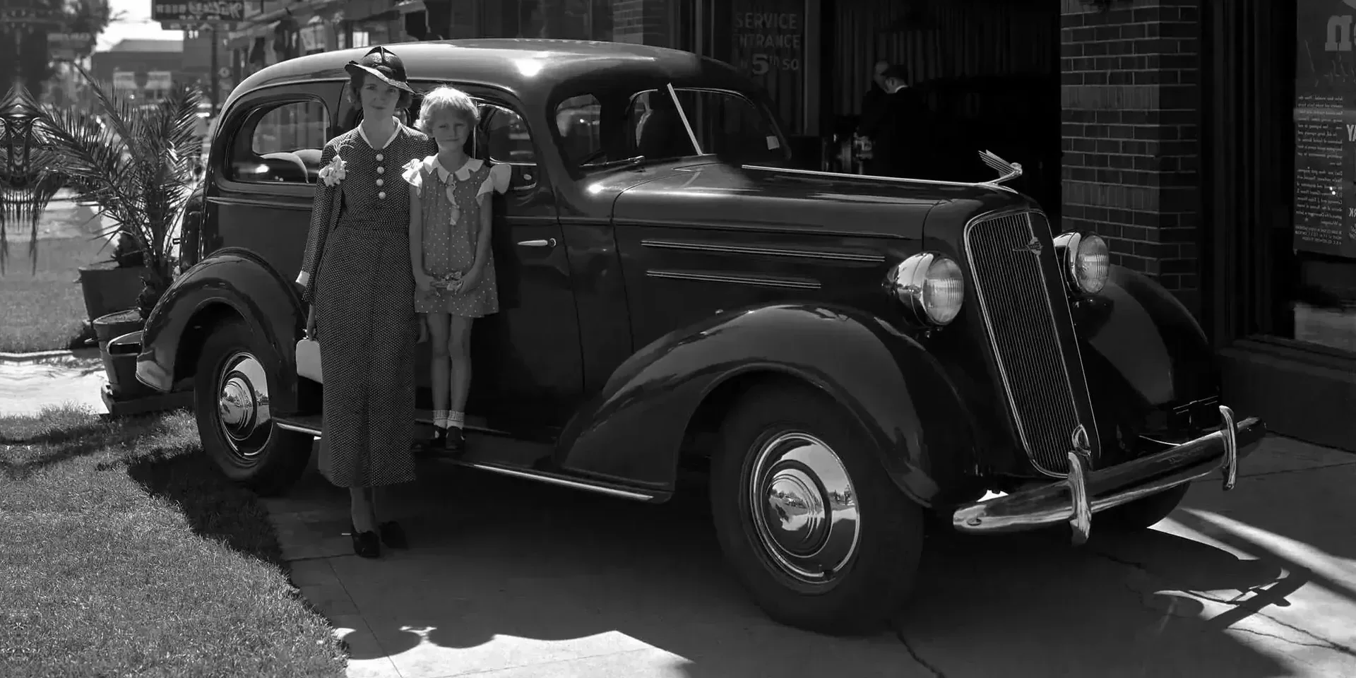 1935 Chevrolet Master Deluxe Town photo 1