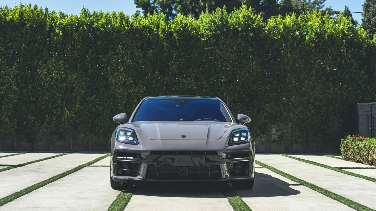 Exterior 3