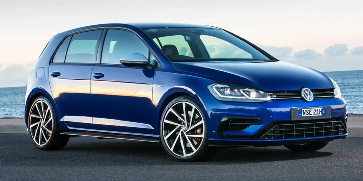 2018 Volkswagen 2018-volkswagen-golf-au-golf-r-au main image