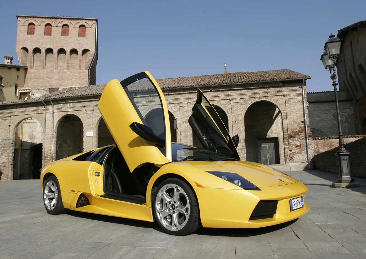 Exterior 4