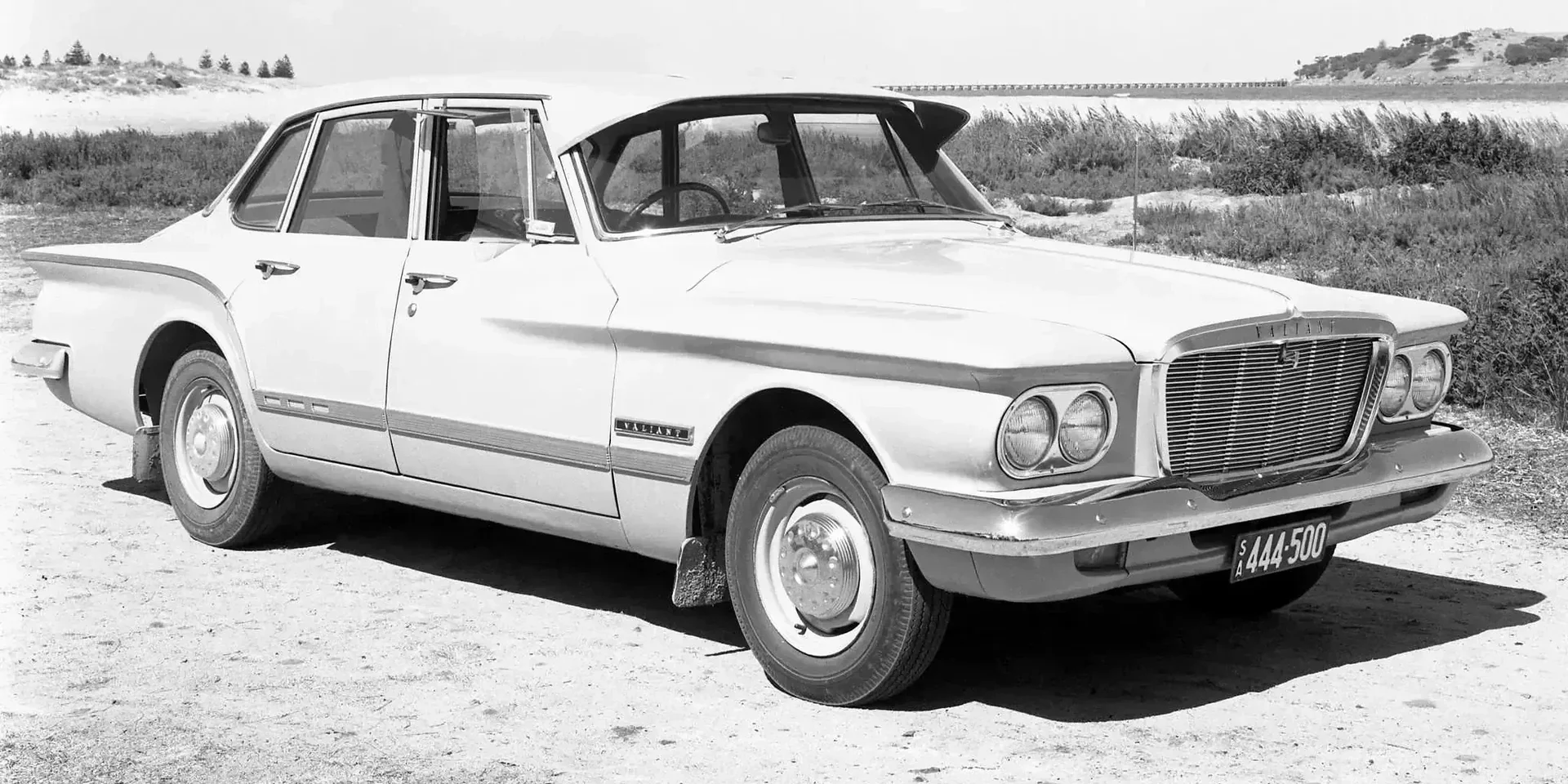 1962 Chrysler Valiant photo 1