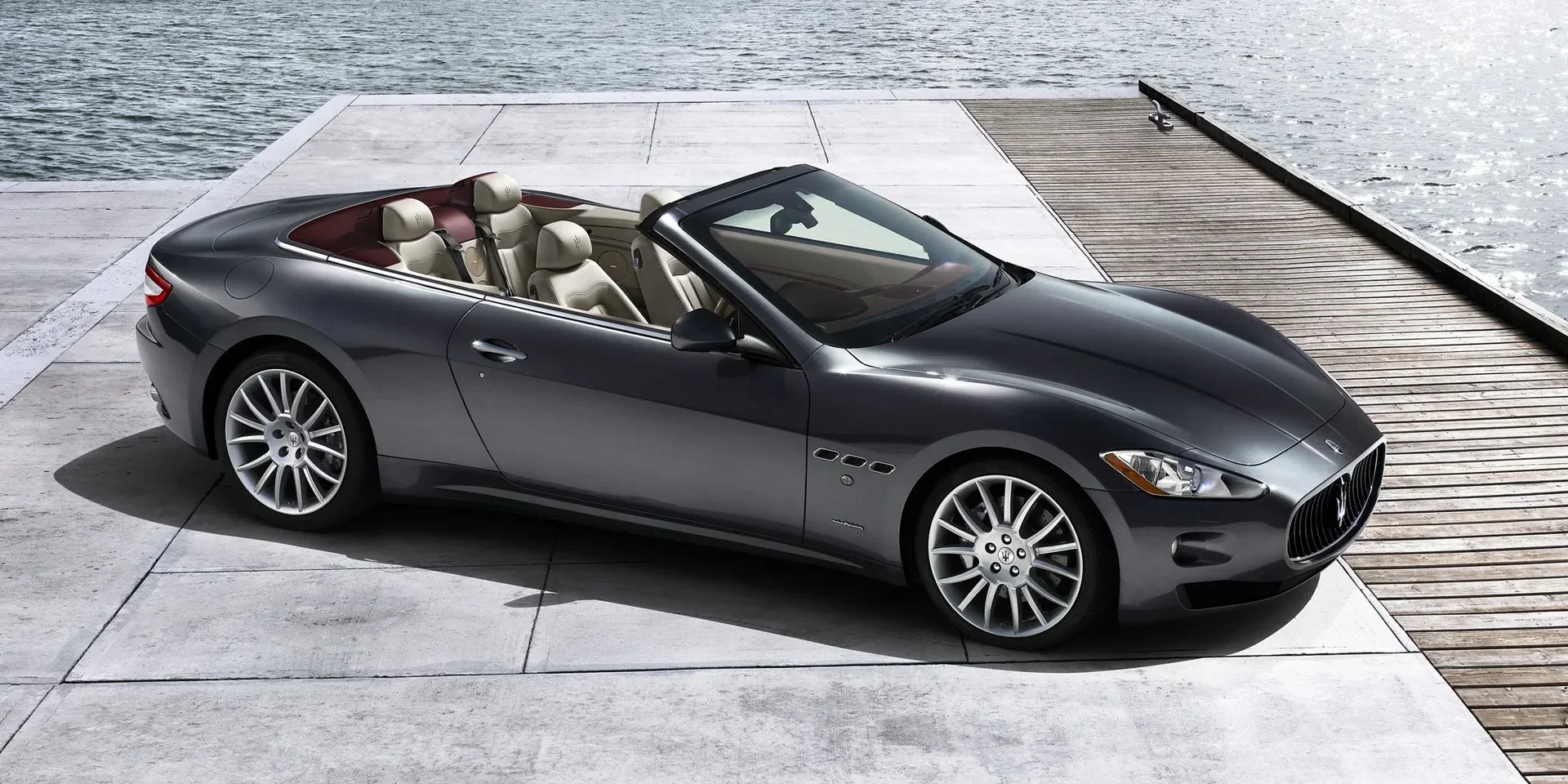 2010 Maserati GranTurismo GranCabrio photo 1