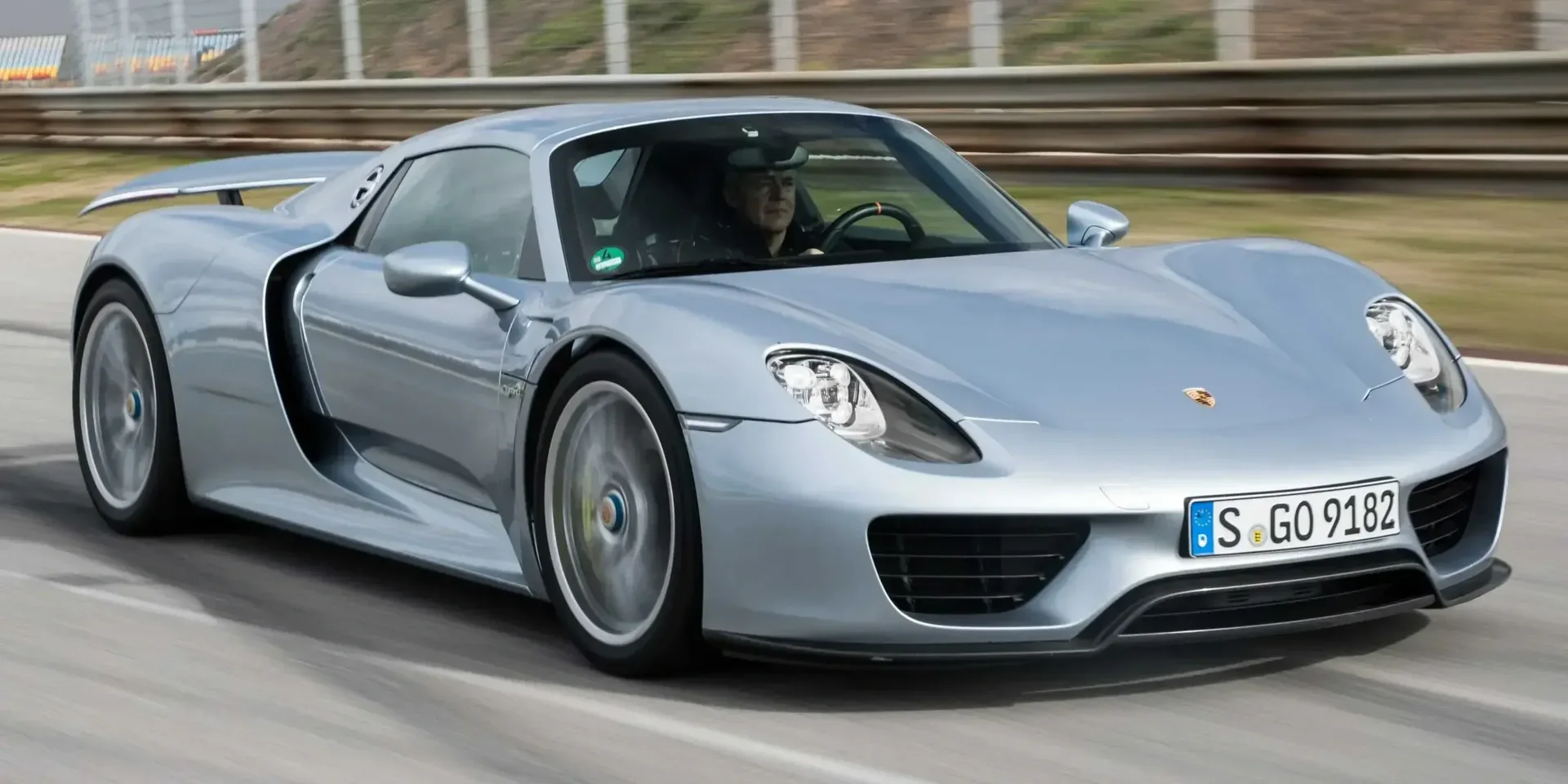 2015 Porsche 918 photo 1