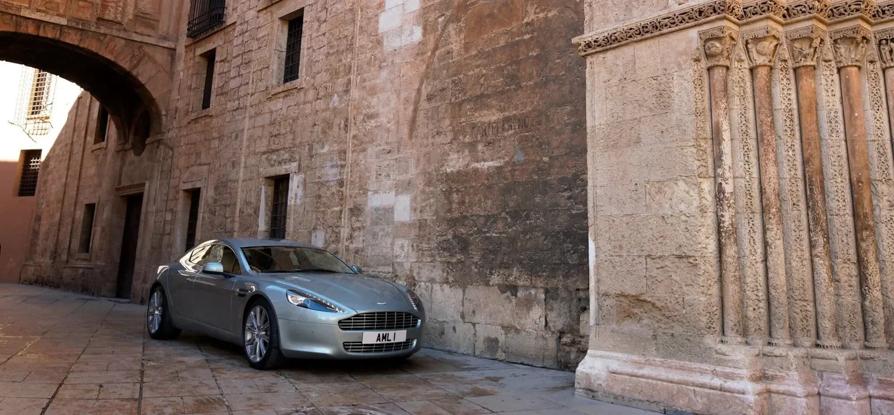 Exterior 3