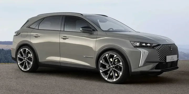 2022 DS 2022-ds-7-crossback-7-e-tense-300-4x4-eat-8-speed main image