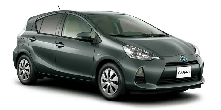 2011 Toyota 2011-toyota-aqua-hybrid-e main image