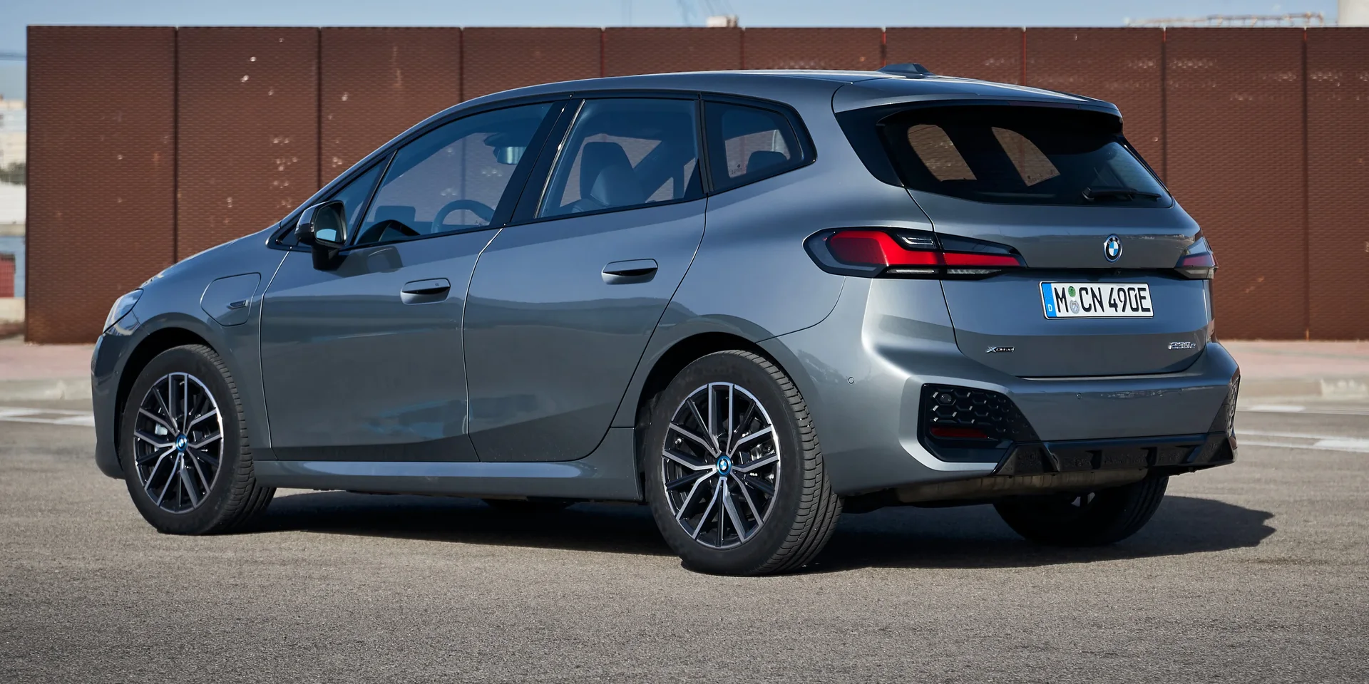2022 BMW 2 Series photo 1