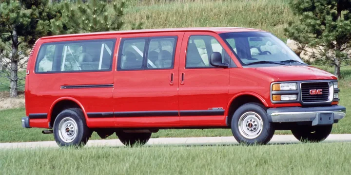 1996 GMC 1996-gmc-savana-g2500-cargo-van-57-v8-hydra-matic-4-speed main image