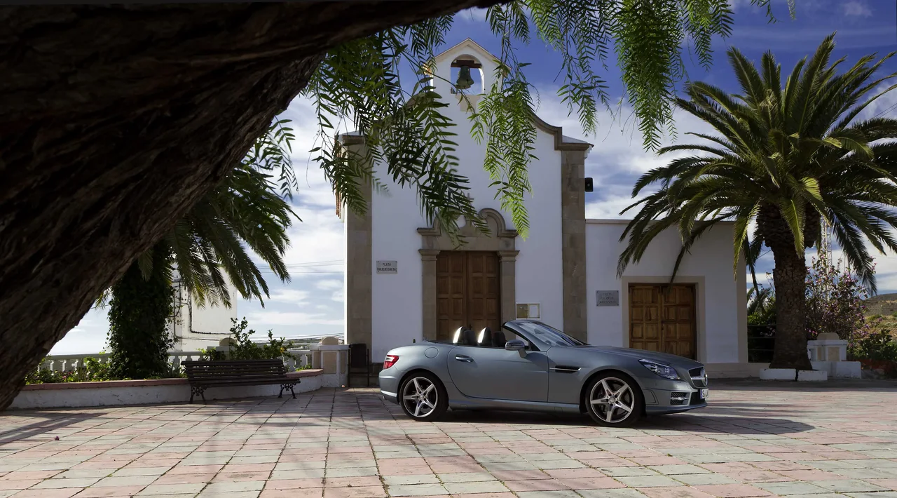Exterior 3