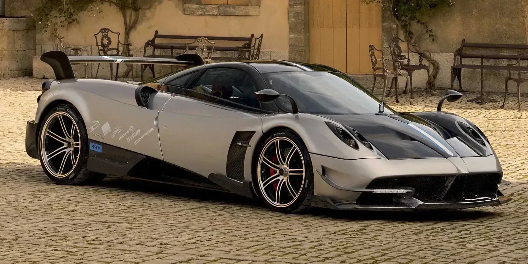 2017 Pagani Huayra photo 1