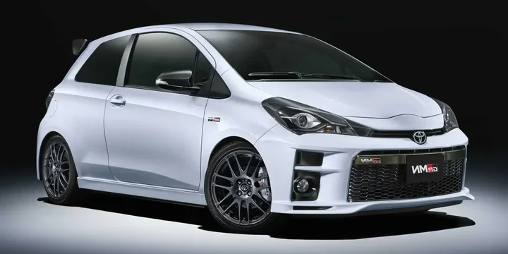 2017 Toyota 2017-toyota-vitz-grmn main image
