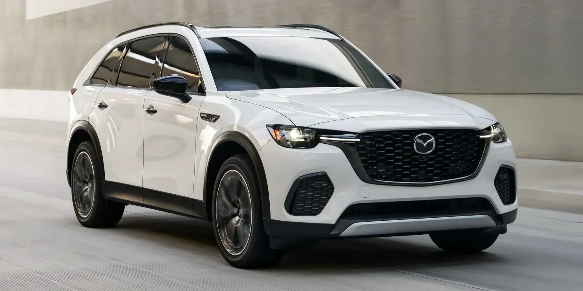 2024 Mazda CX-70 PHEV photo 1