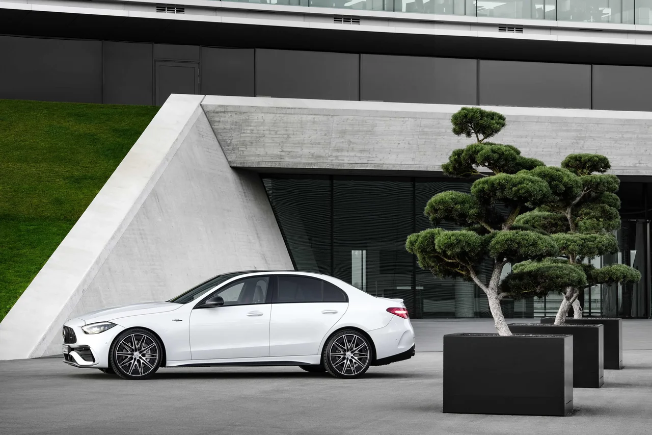 Exterior 3