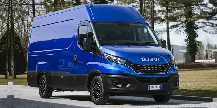 2019 Iveco 2019-iveco-daily-35-180-van main image