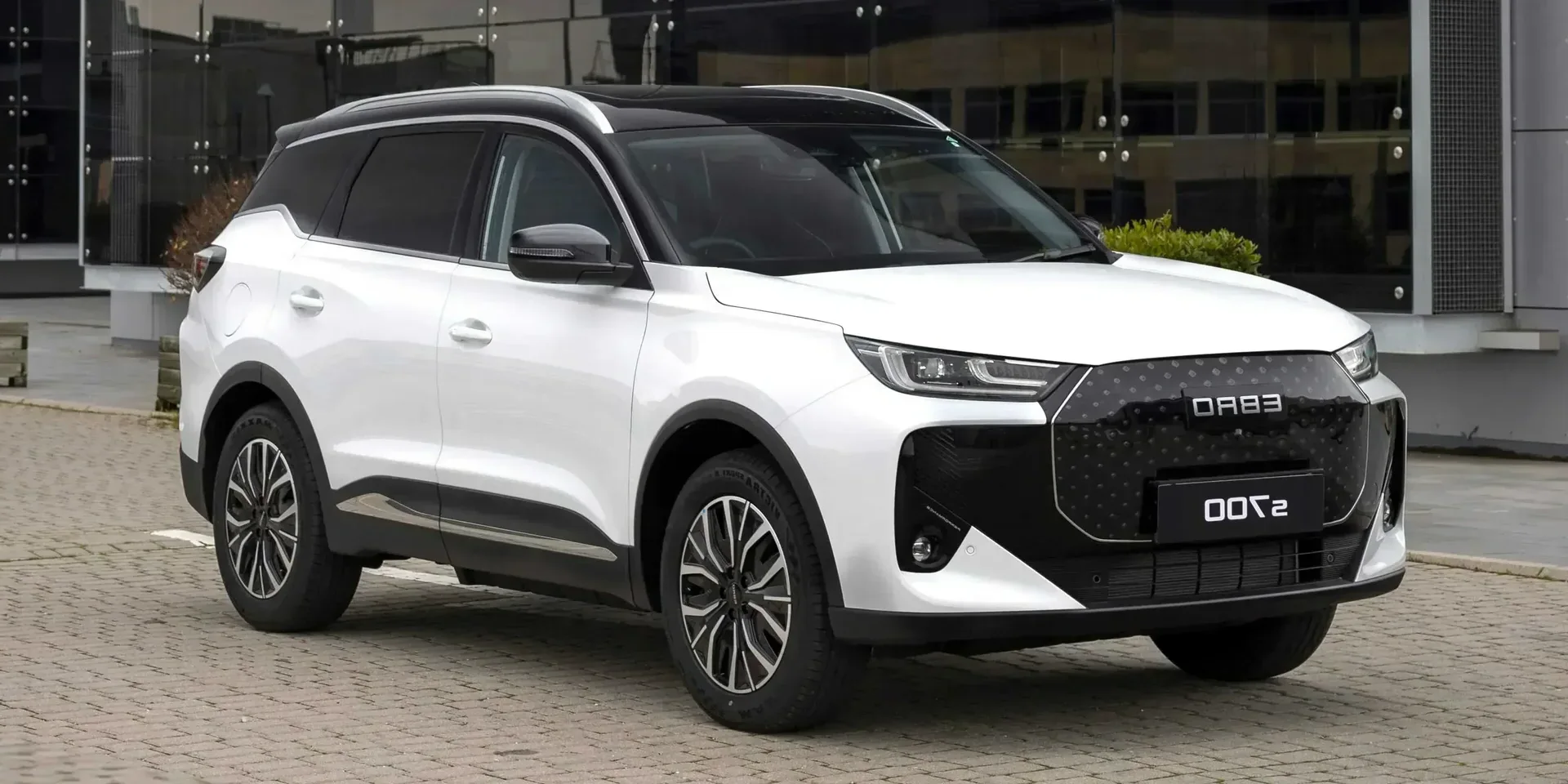 2025 EBRO S700 photo 1