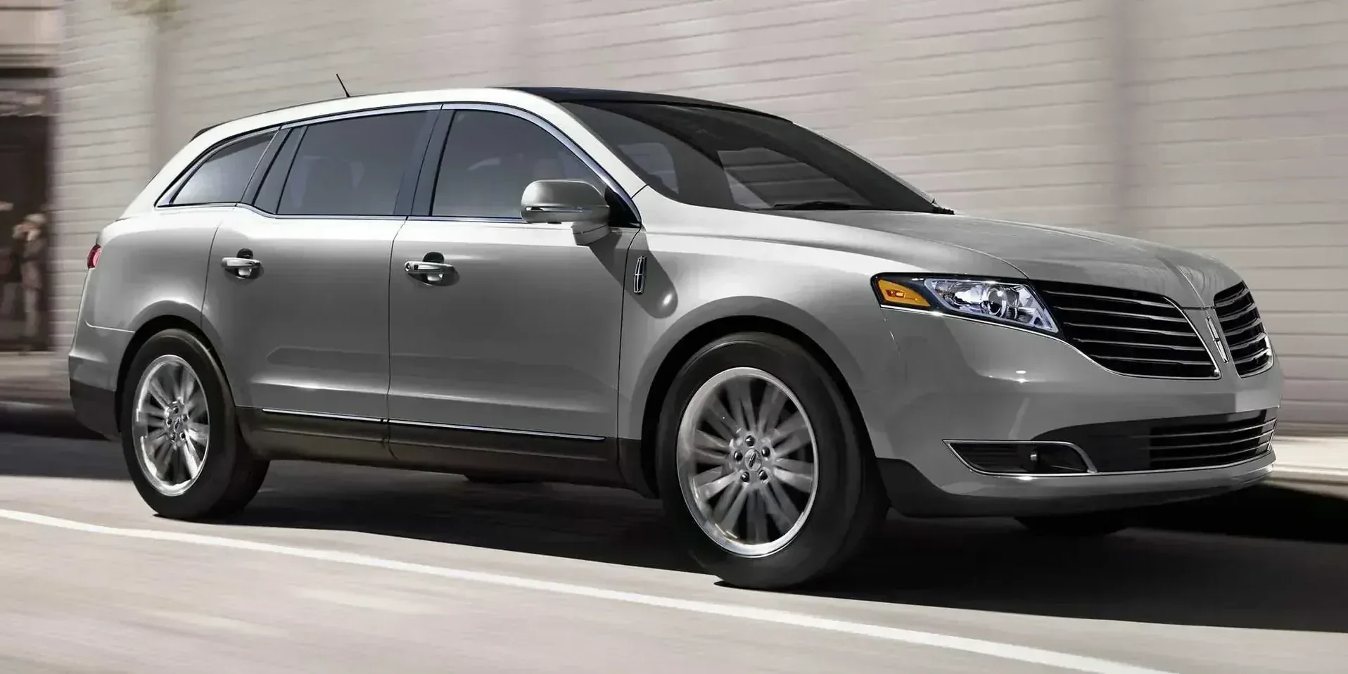 2017 Lincoln MKT photo 1