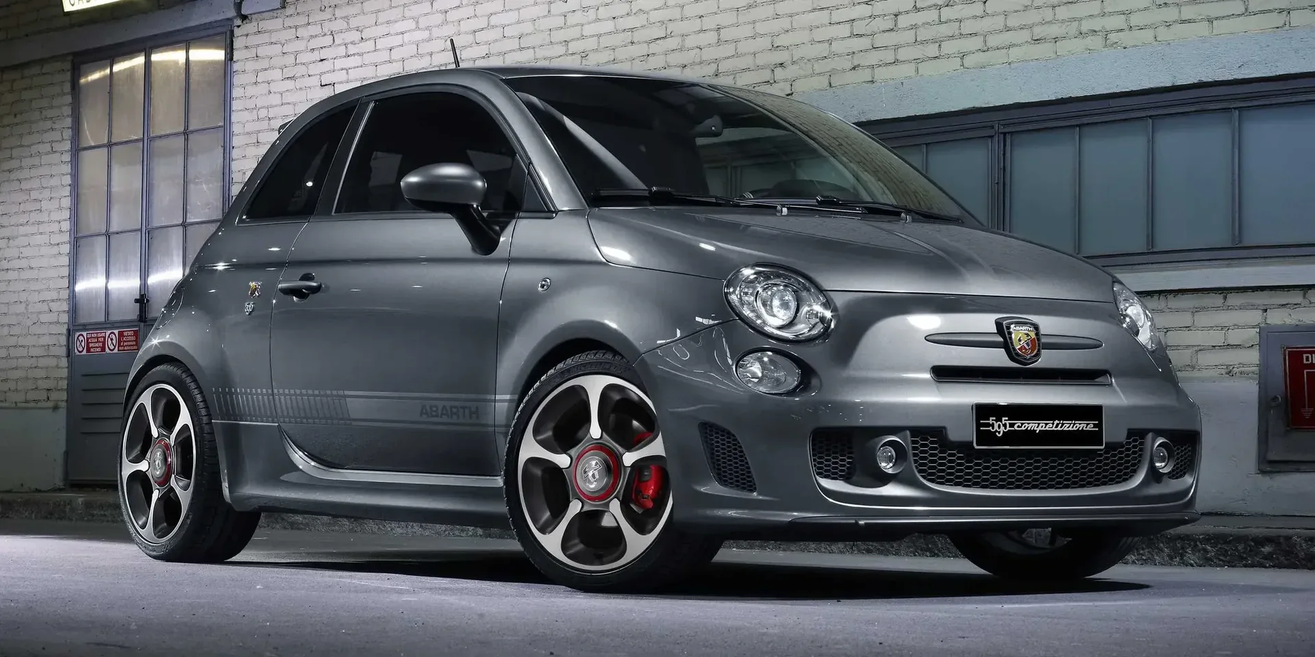 2016 Abarth 595 photo 1