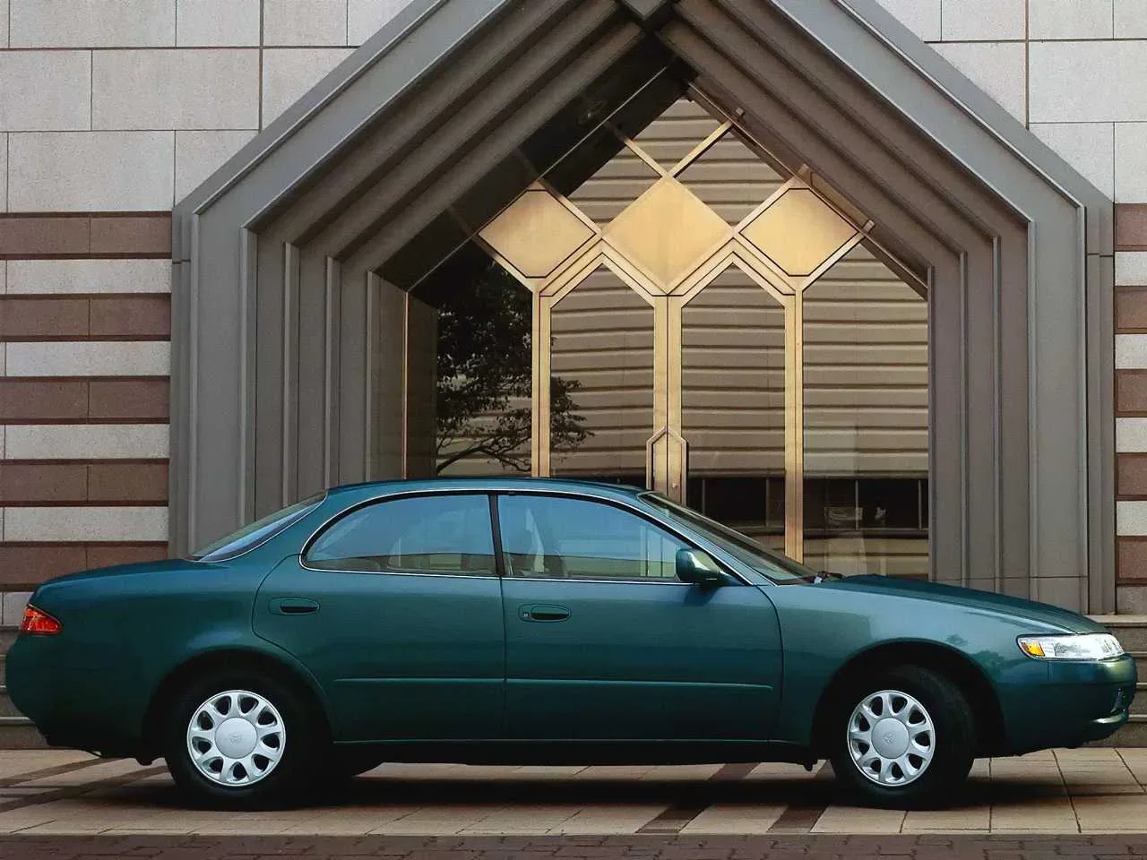 Exterior 3