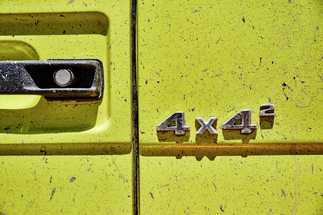 Exterior 18