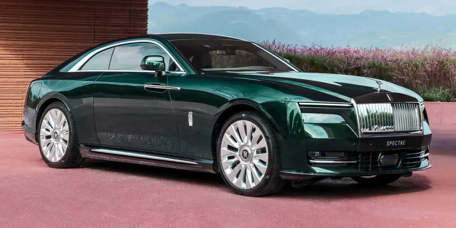2027 Rolls-Royce Spectre photo 1