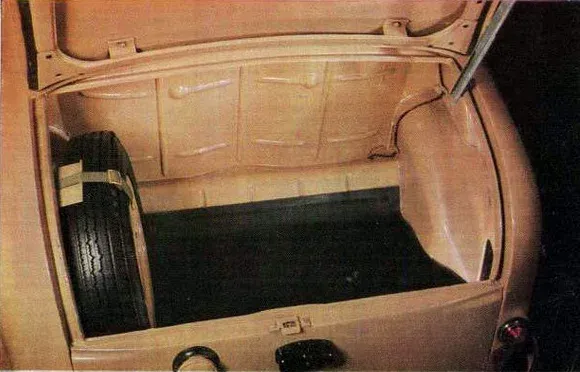 Interior 4