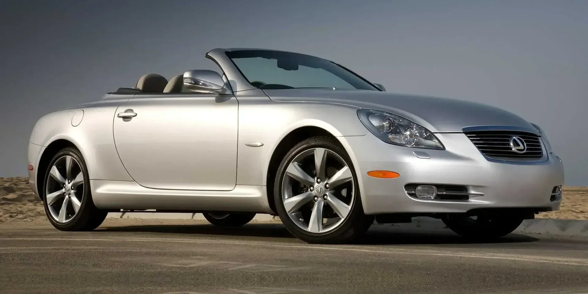 2010 Lexus SC photo 1