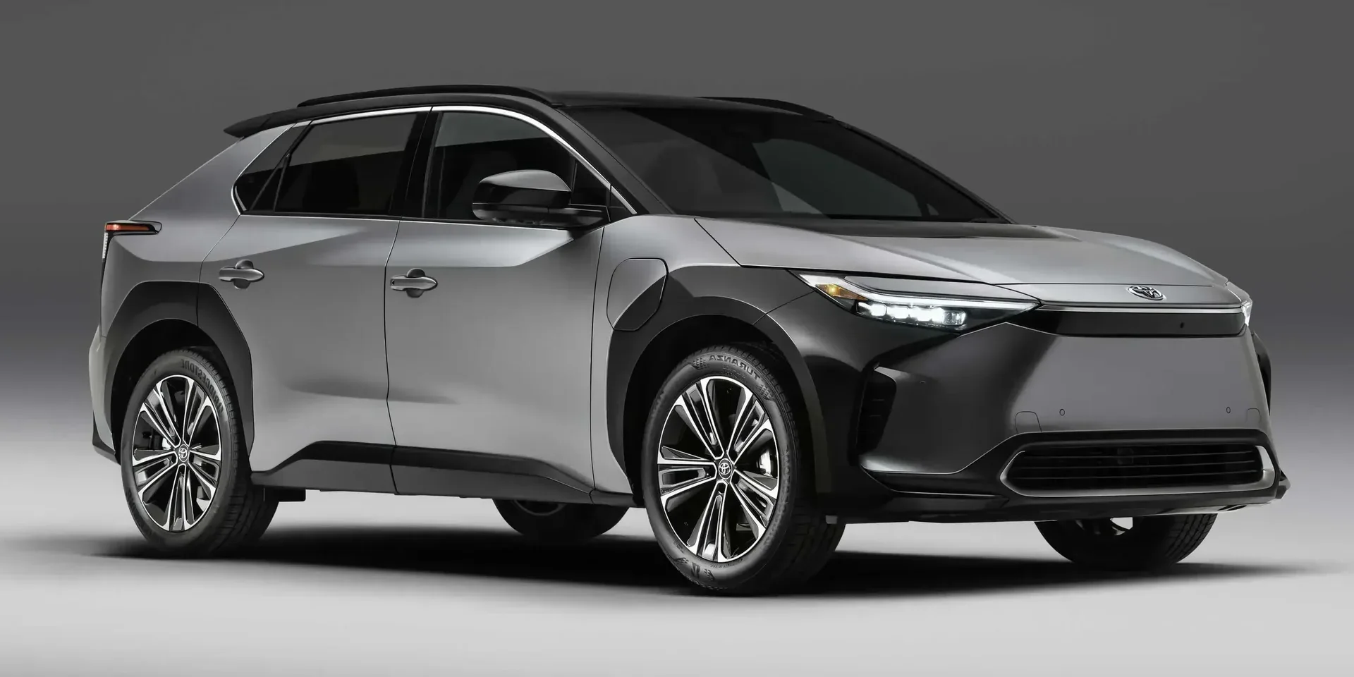 2022 Toyota bZ4X photo 1