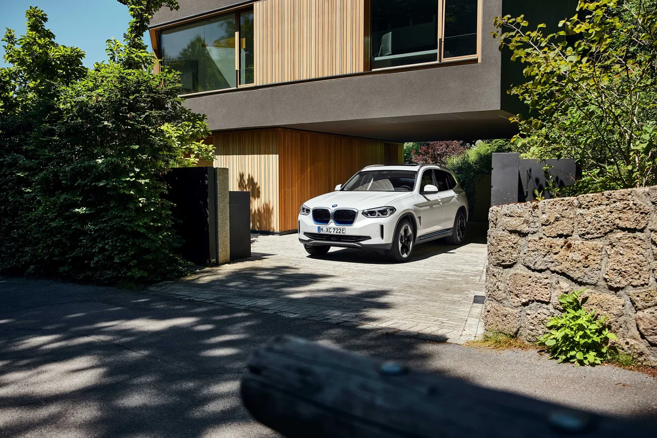 Exterior 3