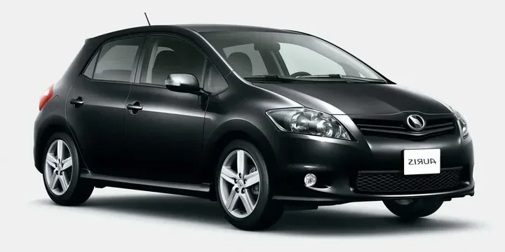2010 Toyota 2010-toyota-auris-180g-super main image