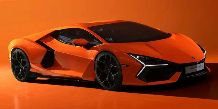 2024 Lamborghini 2024-lamborghini-revuelto-hpev main image